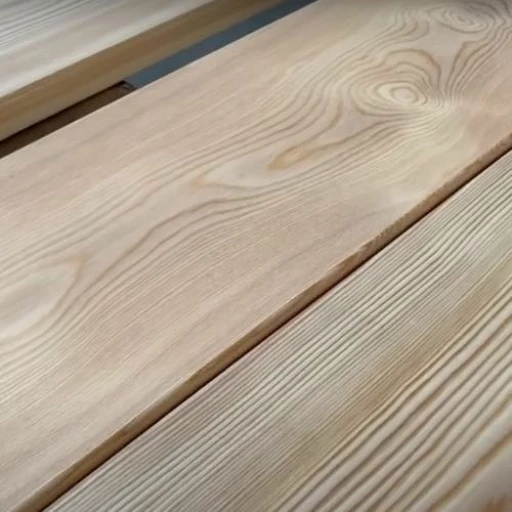 Доска террасная лиственница гладкая 28*90*6000, сорт АВС (0,54м2)